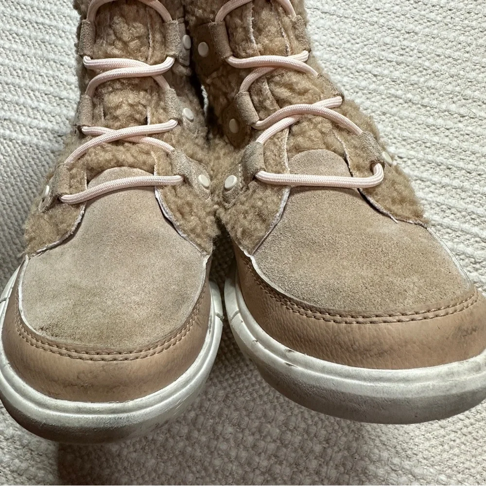 SOREL girls' tan Youth Explorer Cozy Canoe sherpa lace up boots 4 - Picture 3 of 13